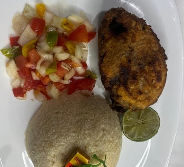 GARBA POISSON THON AVEC LEGUMES FRAIS