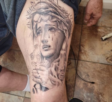 Tatuaje realista virgen Detroit Aztec Tattoo Leon Guanajuato, resena cliente