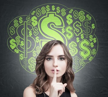 imagem de uma jovem mulher pedindo silencio