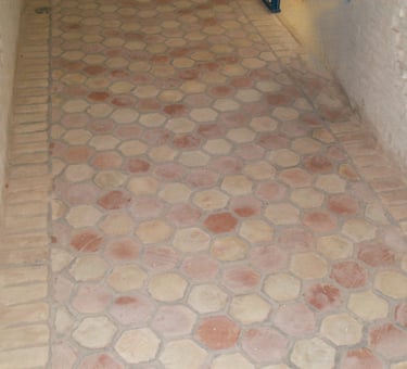 carreaux hexagonaux en terre cuite roses