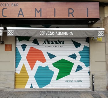 Graffiti en persiana. Para la campaña publicitaria de Cervezas Alhambra (Grupo Mahou).