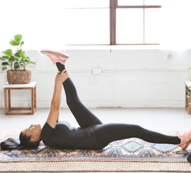 femme qui fait du pilates