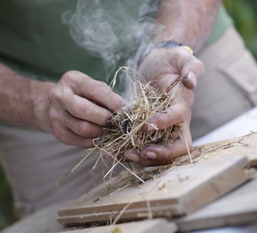 Nido de paja humeando