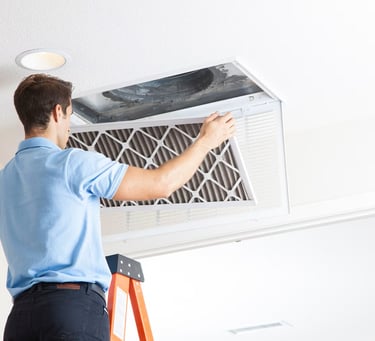 Professional AC duct cleaning service in UAE home
