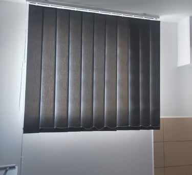 Jaluzele Verticale pe comanda Sev HOME, asiguram montaj in Bucuresti. Livram in toata tara