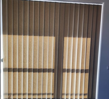 Jaluzele Verticale pe comanda Sev HOME, asiguram montaj in Bucuresti. Livram in toata tara