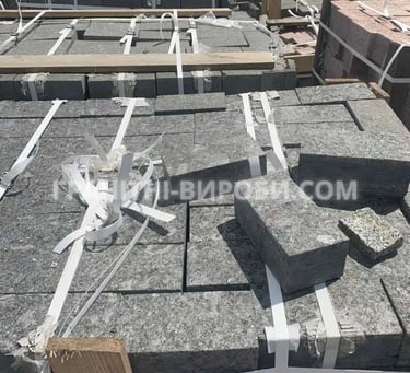 Пилена гранітна бруківка лабрадорит 20*10*5