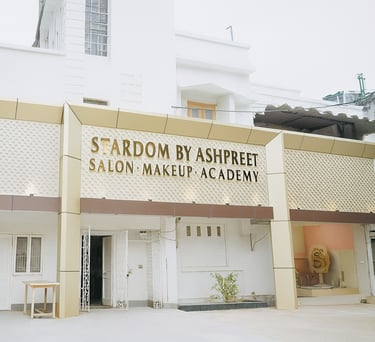 Exterior view of Stardom by Ashpreet Kaur Salon, Lalpur Ranchi — a premium unisex beauty salon