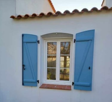 fenêtre et volets posés par l'artisan menuisier en Vendée