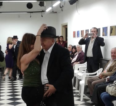 Escritor Ramón Héctor Romero, "Bailando Tango". En presentación de su Quinto Libro.