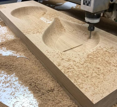 Máquina de Cuttool mecanizando madera en 3D