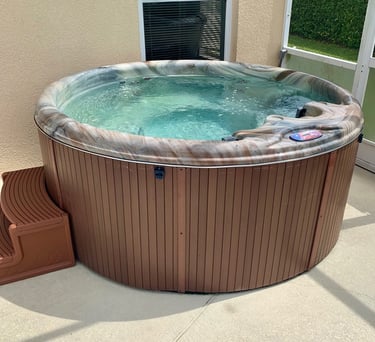 a hot tub tub in Florida