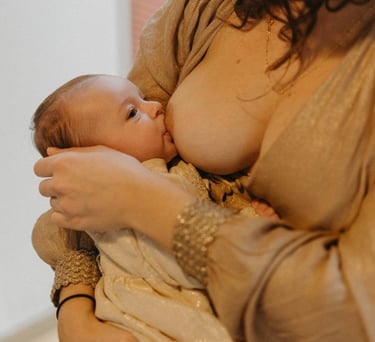 maman donnant son sein