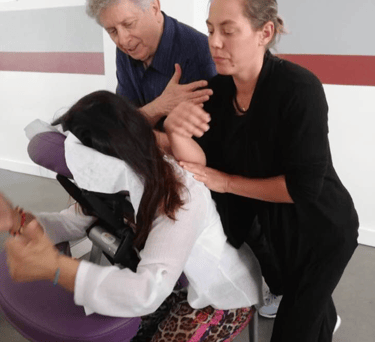 marlene Thebault et davis palmer en massage duo amma assis
