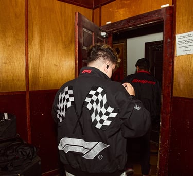 zachary booth going onto stage the hotel cafe