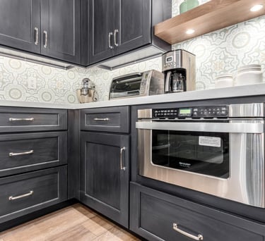 North Georgia kitchen remodel featuring quartz counters and modern design elements"