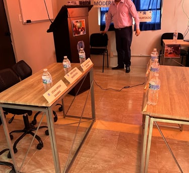 DETALLANDO EL SALON DE DEBATES