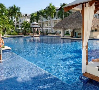 secrets la romana pool