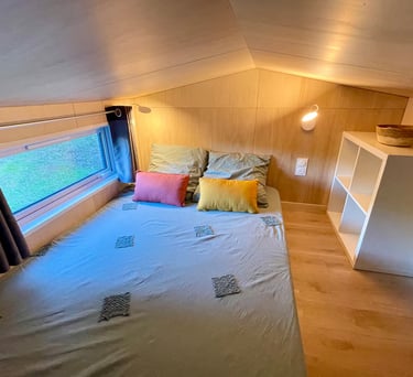 Chambre 1 Tiny-House avec vue sur rocher de Saignon