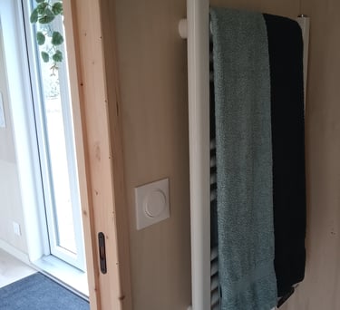 Chauffe-serviettes, salle de bain La Tiny du Rocher de Saignon