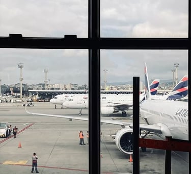 aeroporto de guarulhos e um aviao