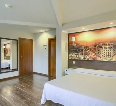 habitacion-cama-grande-hotel castilla fuenlabrada