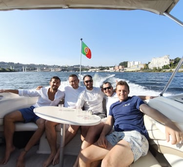 boat-speeding-douro-river-group-fun-porto
