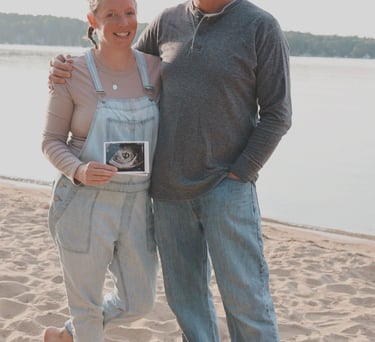 pregnancy announcement, photoshoot, lifestyle