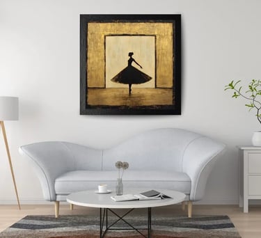 Tableau doré représentant une ballerine en silhouette, accroché dans un salon moderne.