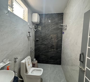 Family Suite Restroom