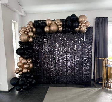 Juodos foto sienelės nuoma, blizgi foto siena, foto siena renginiams, foto siena gimtadieniu