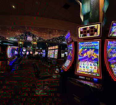 ein Casino mit vielen Spielautomaten