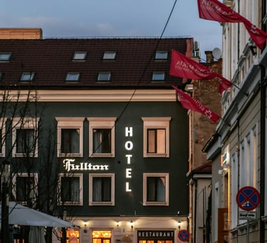 ein Hotel mit einer romantischen Umgebung,