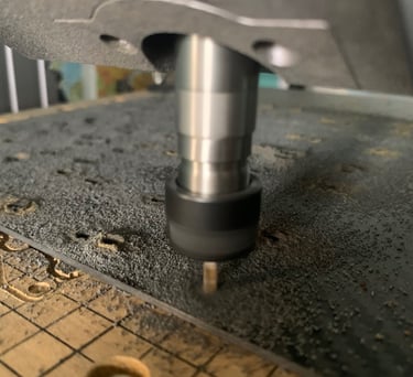 FPV dronų rėmų pjovimas