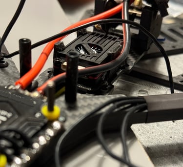 FPV dronų remontas ir diagnostika