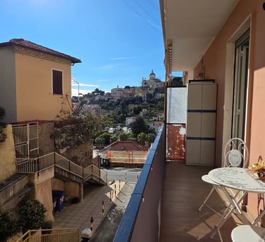 Balcone vista città