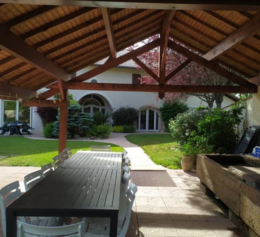 Auvent avec table et chaises