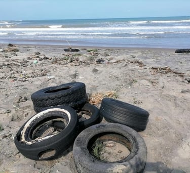 DESASTRE DE LLANTAS EN PLAYAS