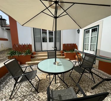 Casa Largo da Pena patio happy homes portugal