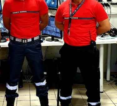 2 agents SEYf sécurité devant écran de control SSIAP