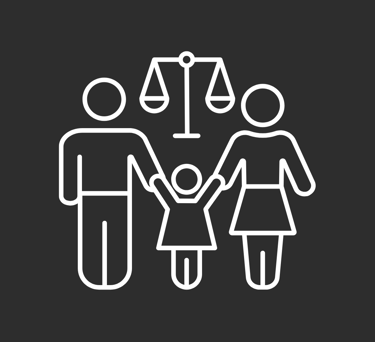 Una familia y balanza de igualdad