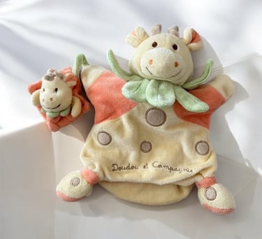 peluche marionnette doudou et compagnie girafe jaune orange et vert a pois marron