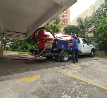 caminhão de sucção