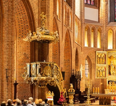 Wnętrze Katedry Poznańskiej