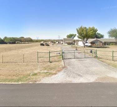 Windy Mane Ranch street view front gate