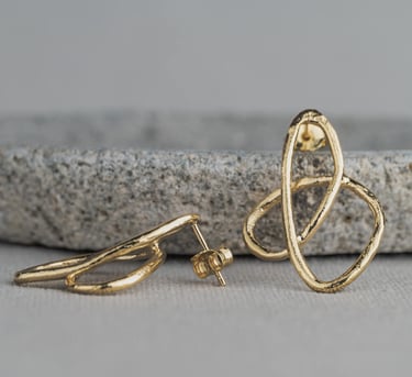Precious gold earings - High quality Product Photography Services