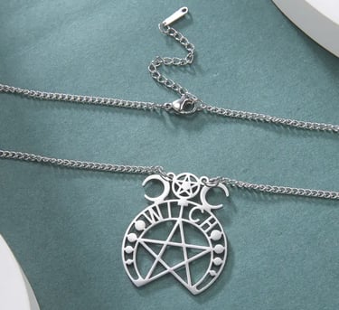 collier triple lune sorcière pentacle halloween collier gothique dark occult