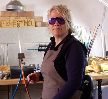 Hélène ROY je suis fileuse de verre à la flamme à Pourrières en Provence