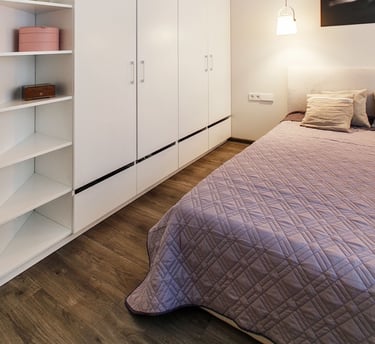 LVT grindys miegamajame