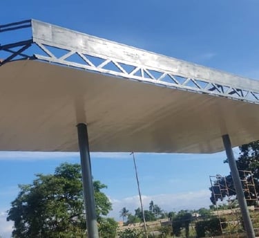 Construcción y reparación de techo en estación de servicio por Petrosur C.A. Carabobo Venezue